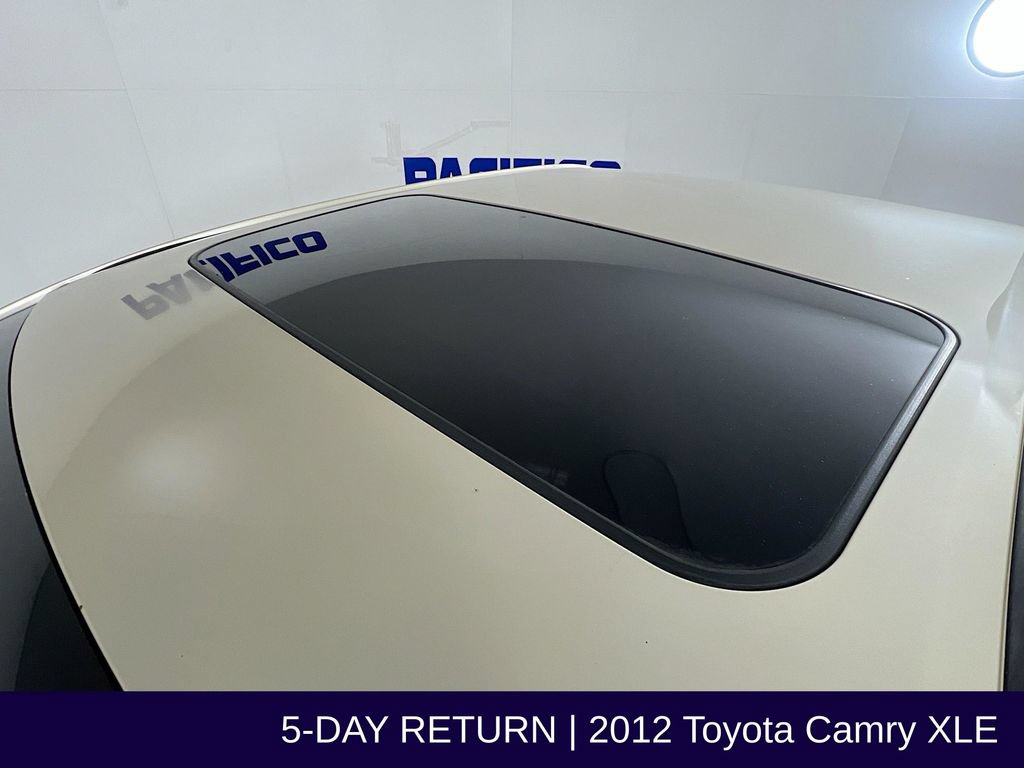 Used 2012 Toyota Camry XLE FWD image 17