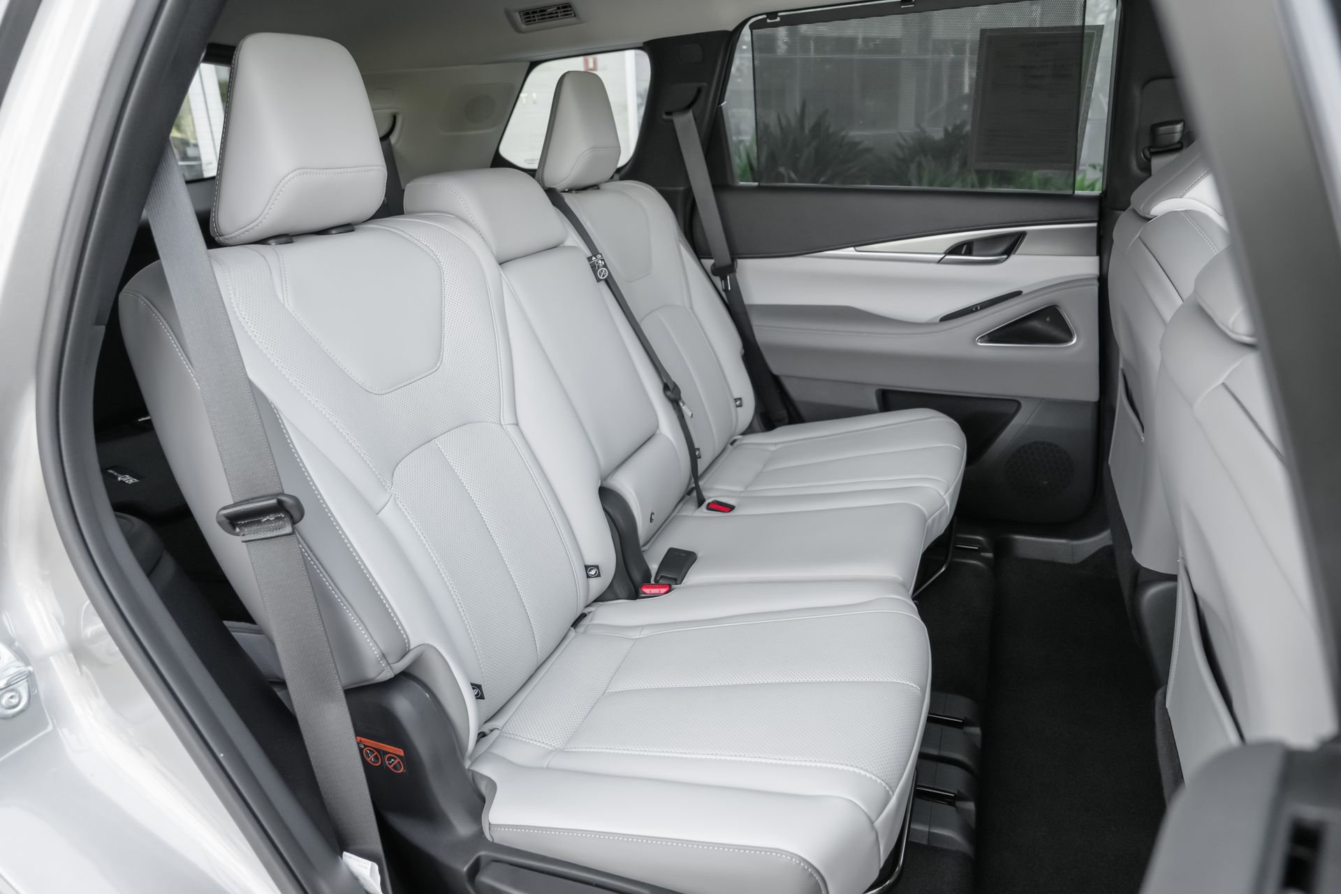 Certified 2026 INFINITI QX60 Luxe w/ Cargo Package image 36