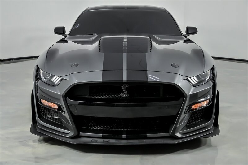 Used 2020 Ford Mustang Shelby GT500 w/ Carbon Fiber Track Pack RWD image 5