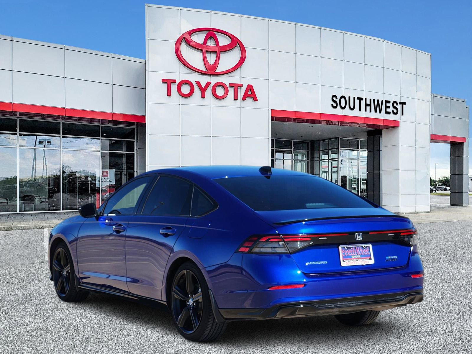 Used 2023 Honda Accord Sport image 4