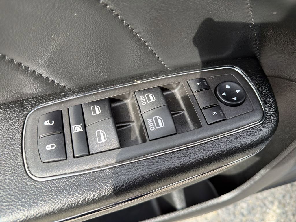 Used 2022 Dodge Charger SRT Hellcat w/ Navigation & Travel Group image 15