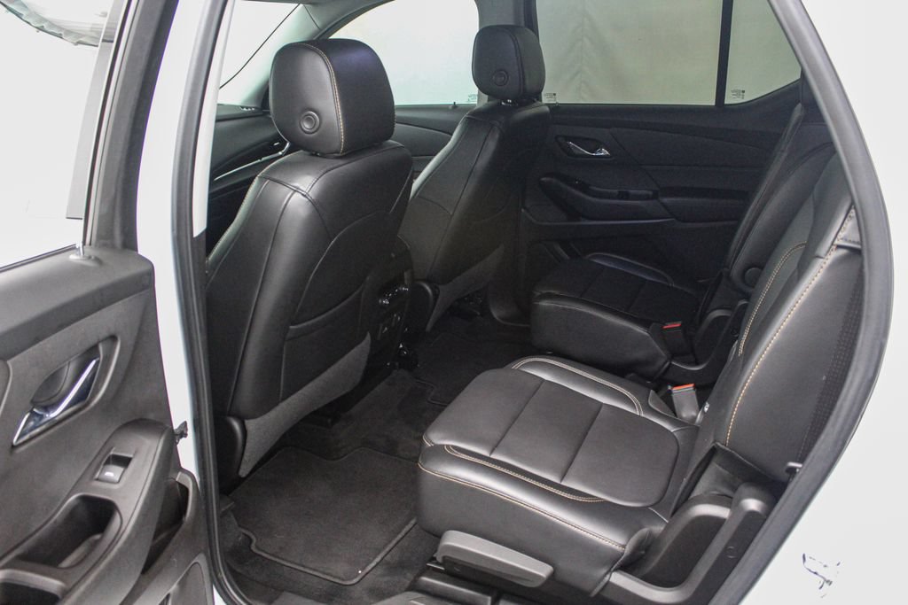 Used 2019 Chevrolet Traverse LT w/ LT Premium Package AWD/4WD image 17
