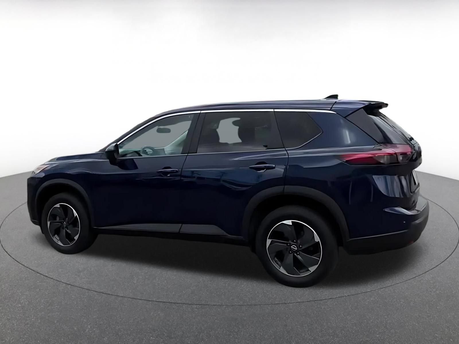 Used 2025 Nissan Rogue SV AWD/4WD image 16