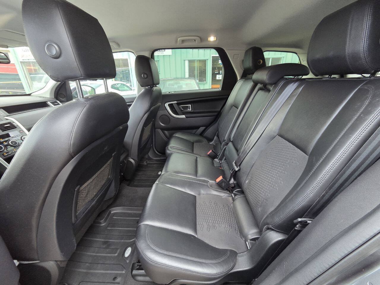 Used 2017 Land Rover Discovery Sport SE AWD/4WD image 15