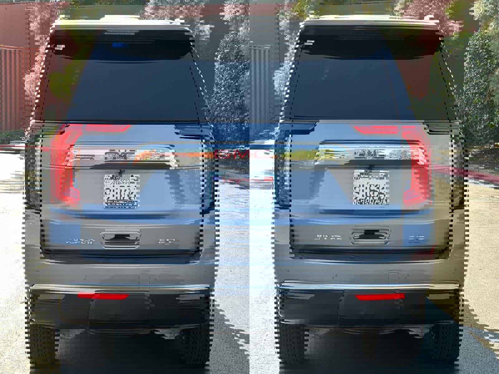 Used 2022 GMC Yukon XL SLT w/ SLT Luxury Package image 5