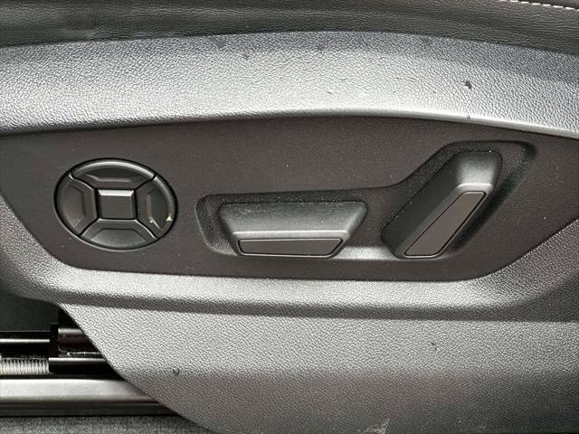 Used 2023 Audi Q8 Prestige w/ Prestige Package AWD/4WD image 16