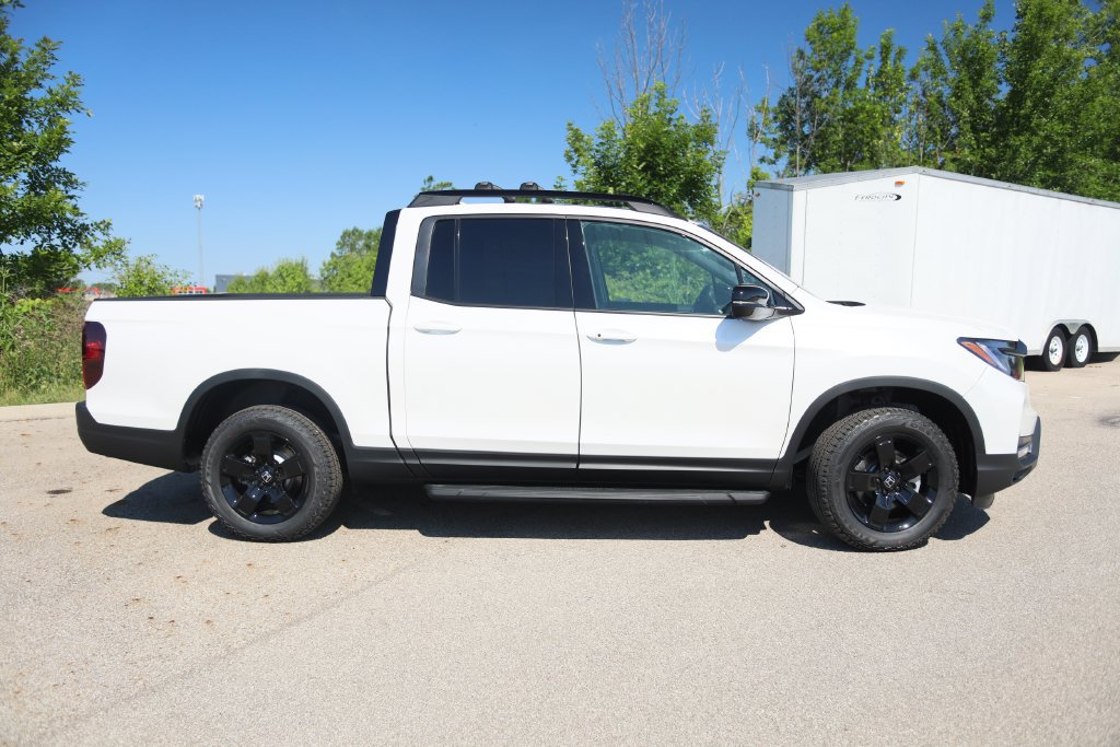 New 2026 Honda Ridgeline Black Edition image 8
