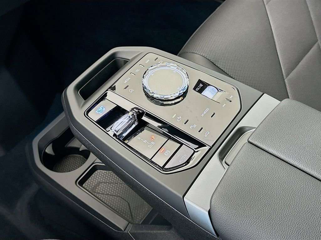 Used 2025 BMW iX xDrive50 image 17