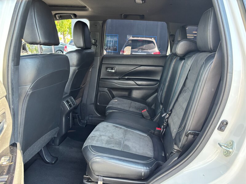 Used 2019 Mitsubishi Outlander LE FWD image 11