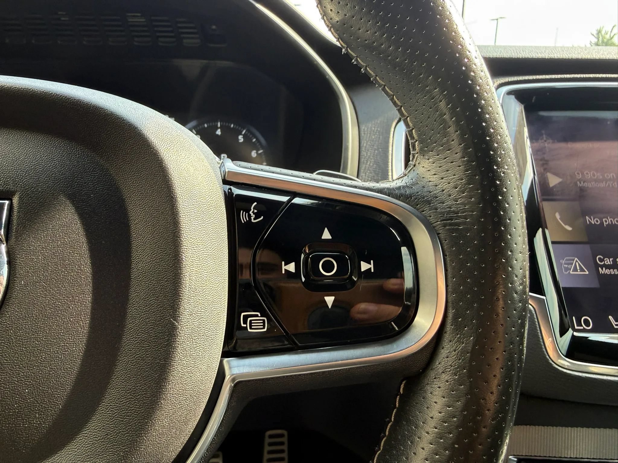 Used 2016 Volvo XC90 T6 R-Design AWD/4WD image 32