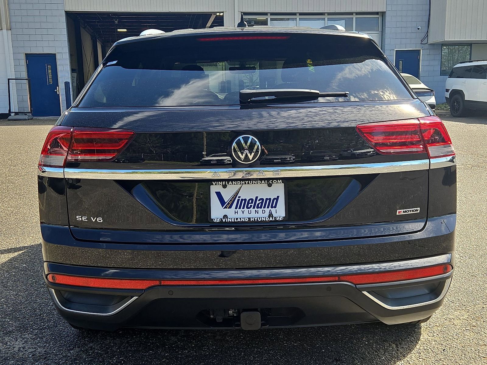 Used 2022 Volkswagen Atlas Cross Sport SE image 29