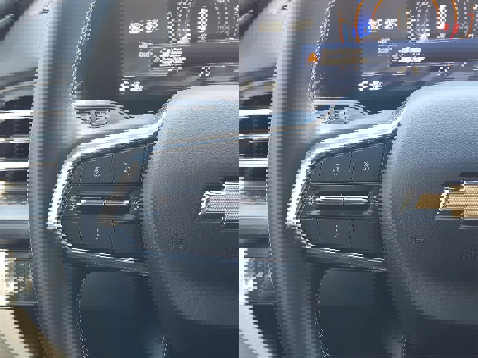 Used 2024 Chevrolet Traverse LS image 24