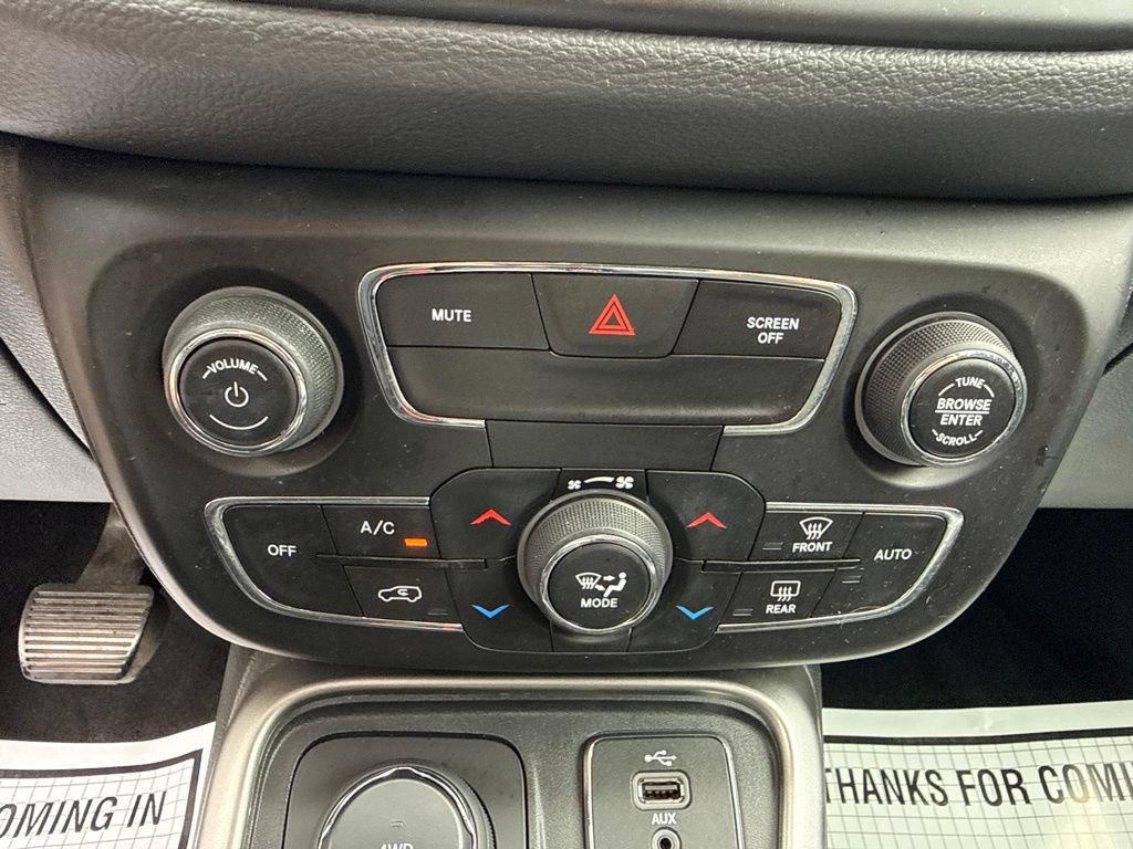 Used 2018 Jeep Compass Latitude w/ Popular Equipment Group AWD/4WD image 32
