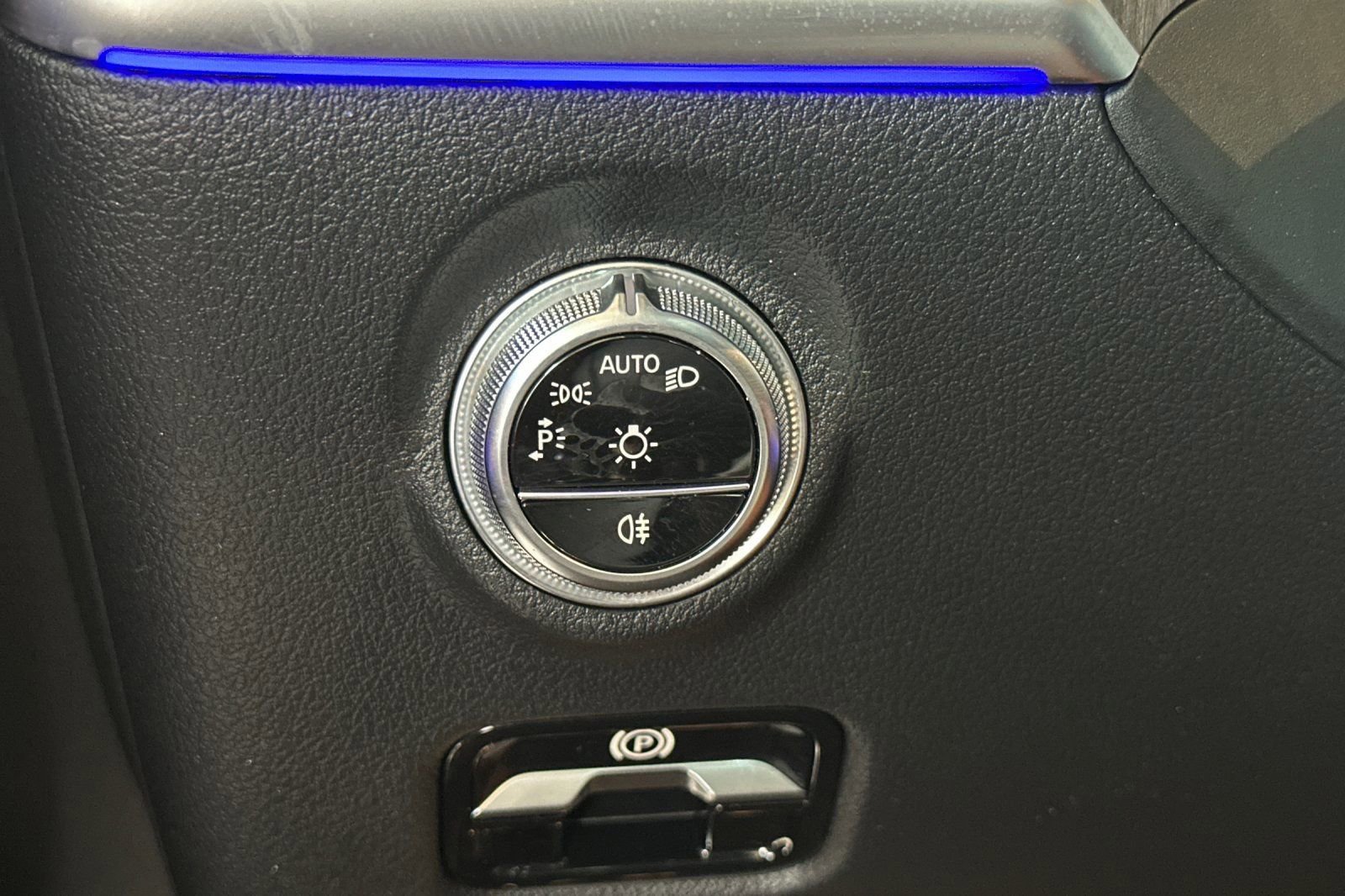 Certified 2023 Mercedes-Benz C 43 AMG 4MATIC Sedan image 43
