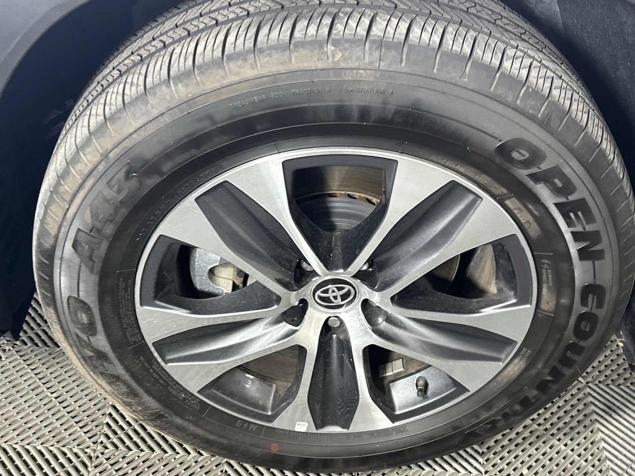 Used 2026 Toyota Highlander XLE AWD/4WD image 10