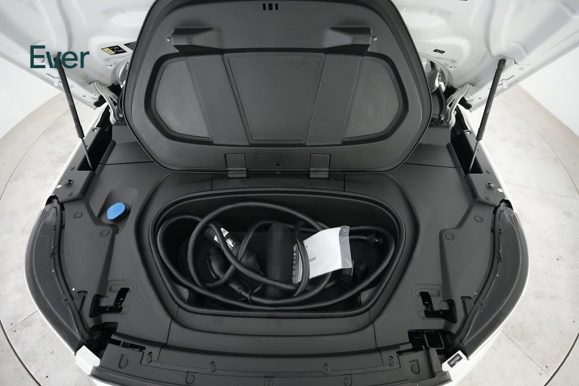 Used 2023 Volvo C40 P8 Recharge Plus image 28