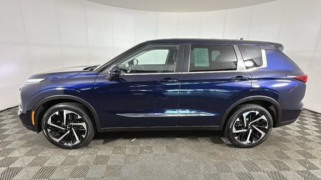 Used 2023 Mitsubishi Outlander SE FWD image 5