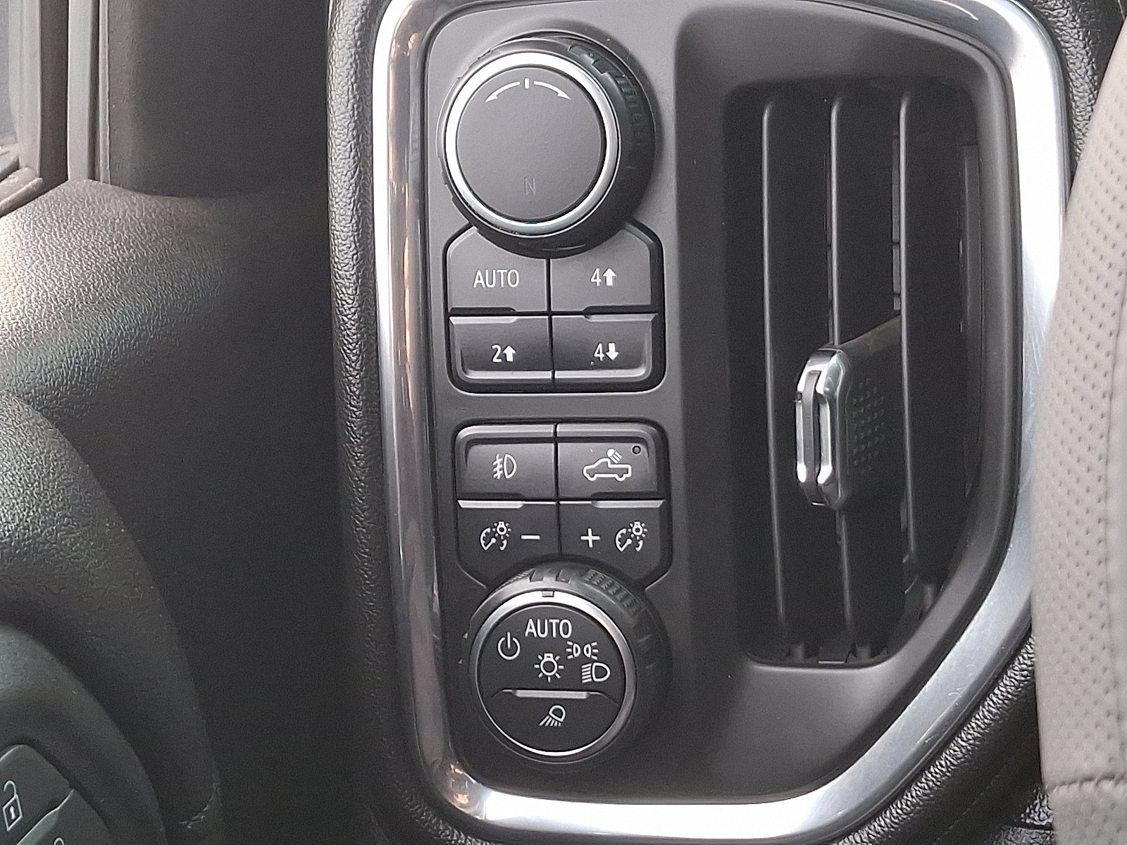 Used 2019 Chevrolet Silverado 1500 LTZ w/ LTZ Premium Package image 25