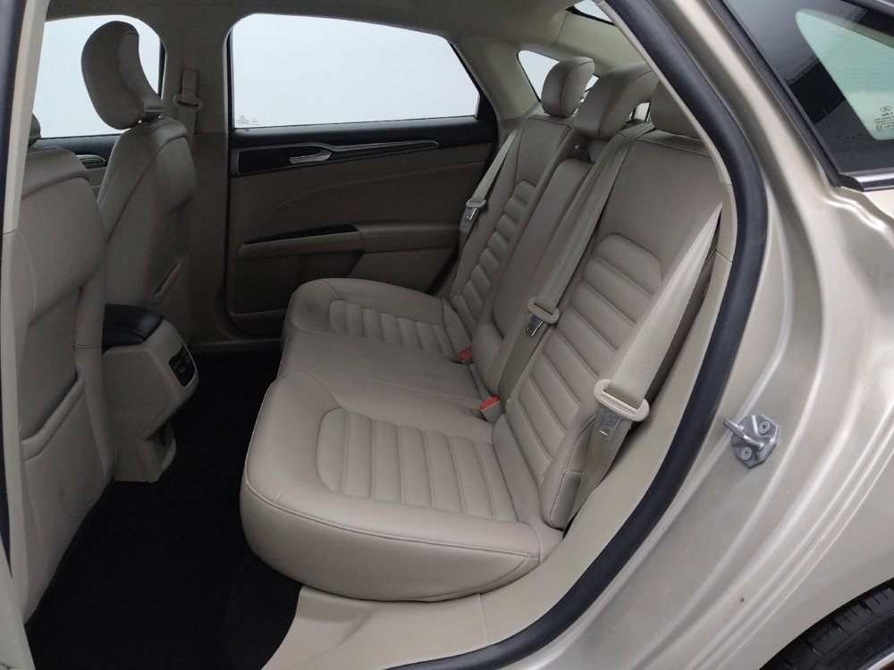 Used 2019 Ford Fusion SEL image 18