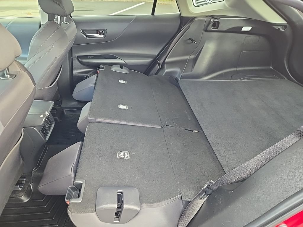 Used 2021 Toyota Venza LE image 40