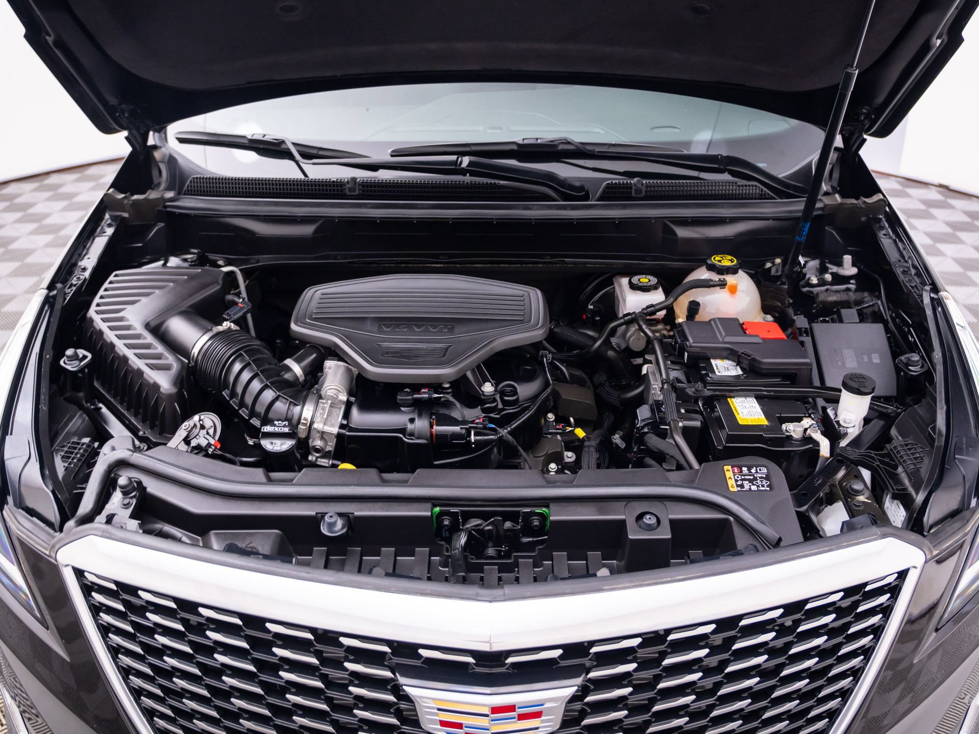 Used 2023 Cadillac XT5 Premium Luxury w/ LPO, Floor Liner Package AWD/4WD image 30