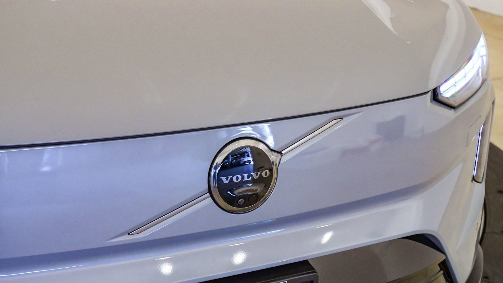 Certified 2025 Volvo EX90 Ultra AWD/4WD image 8