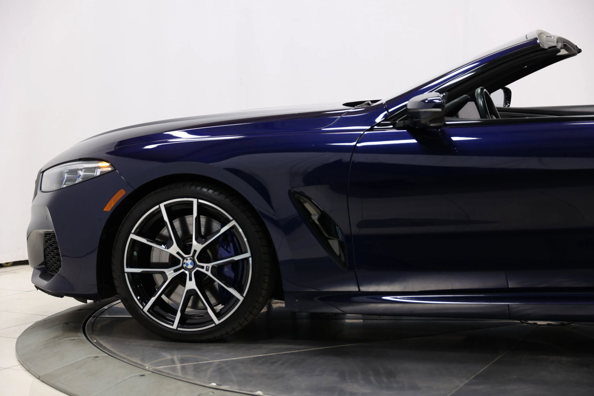 Used 2022 BMW M850i xDrive Convertible image 6