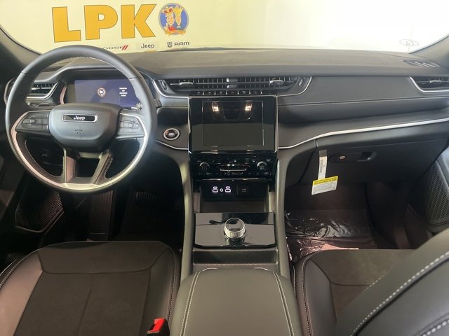 New 2025 Jeep Grand Cherokee Altitude image 29