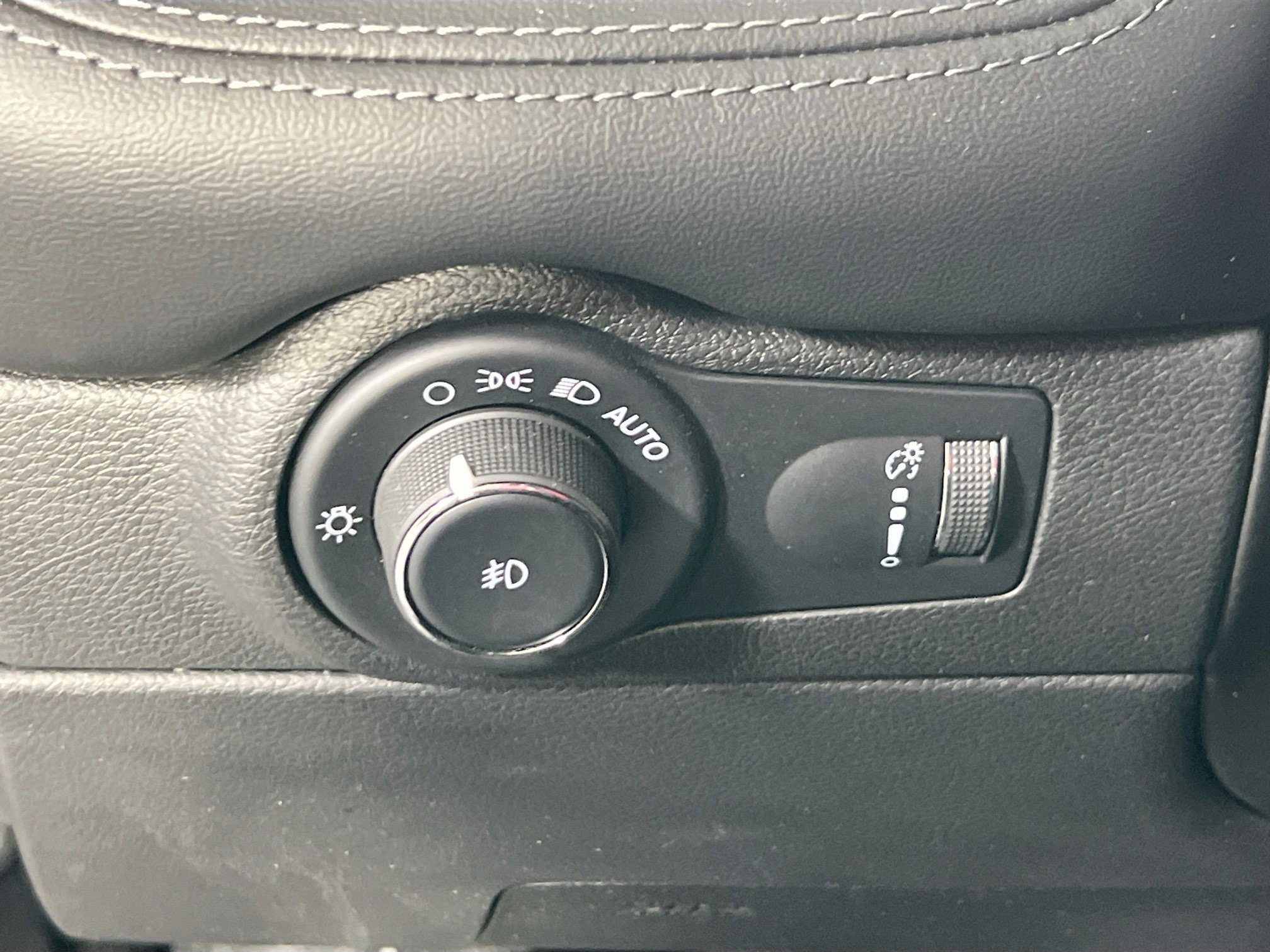 Used 2021 Dodge Durango SXT image 10