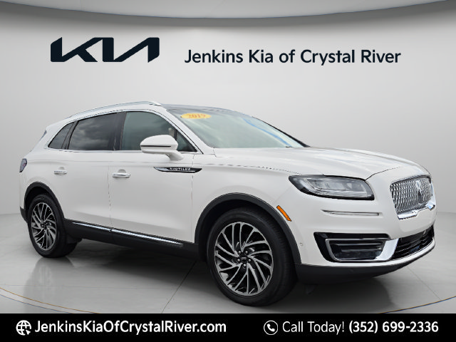 Used 2019 Lincoln Nautilus Reserve FWD image 2