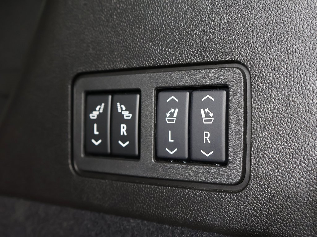 Used 2024 Cadillac XT6 Premium Luxury w/ Platinum Package image 28