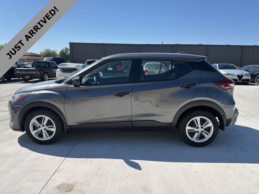 Certified 2025 Nissan Kicks Play S image 8