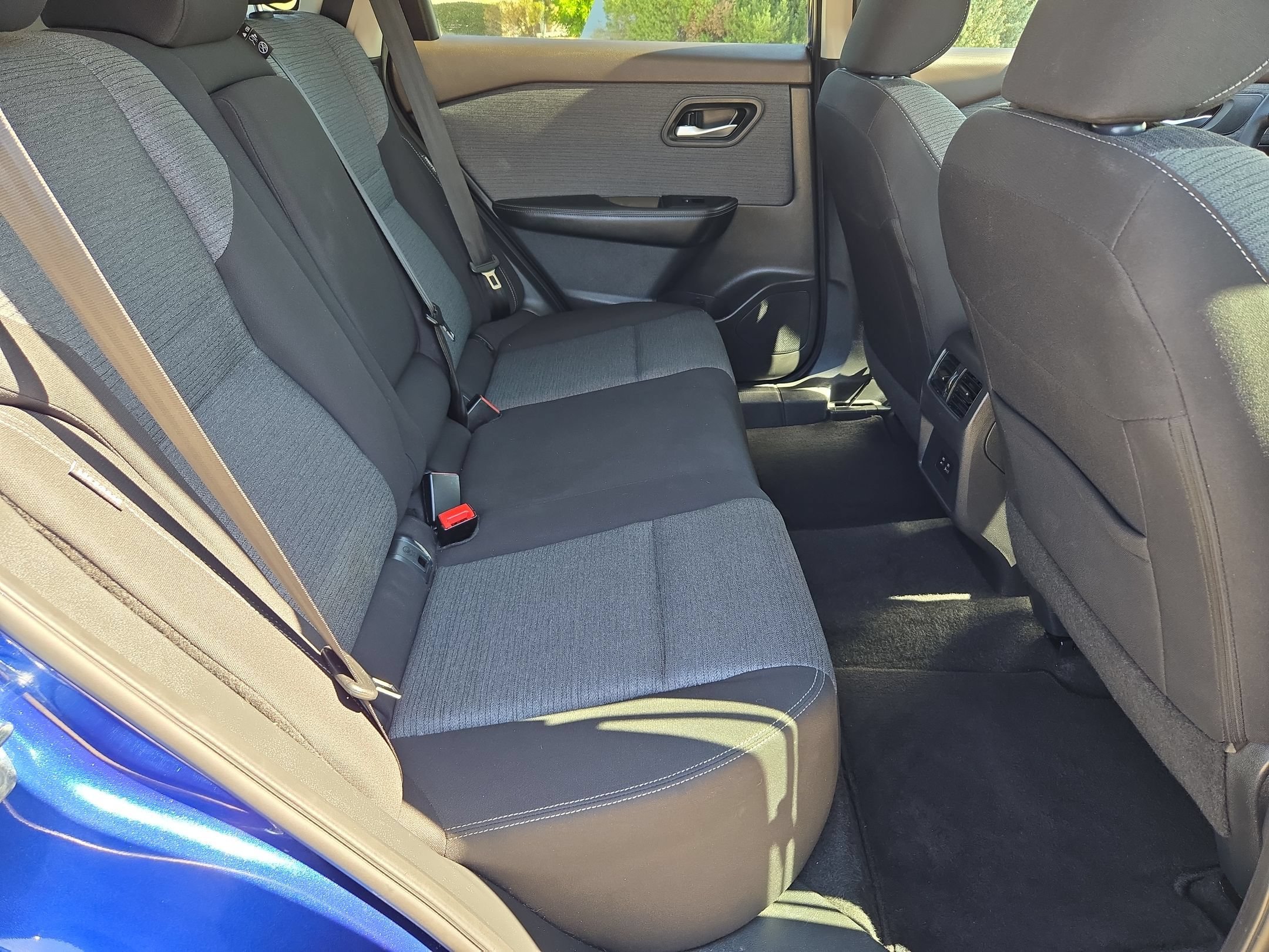 Used 2023 Nissan Rogue SV FWD image 26