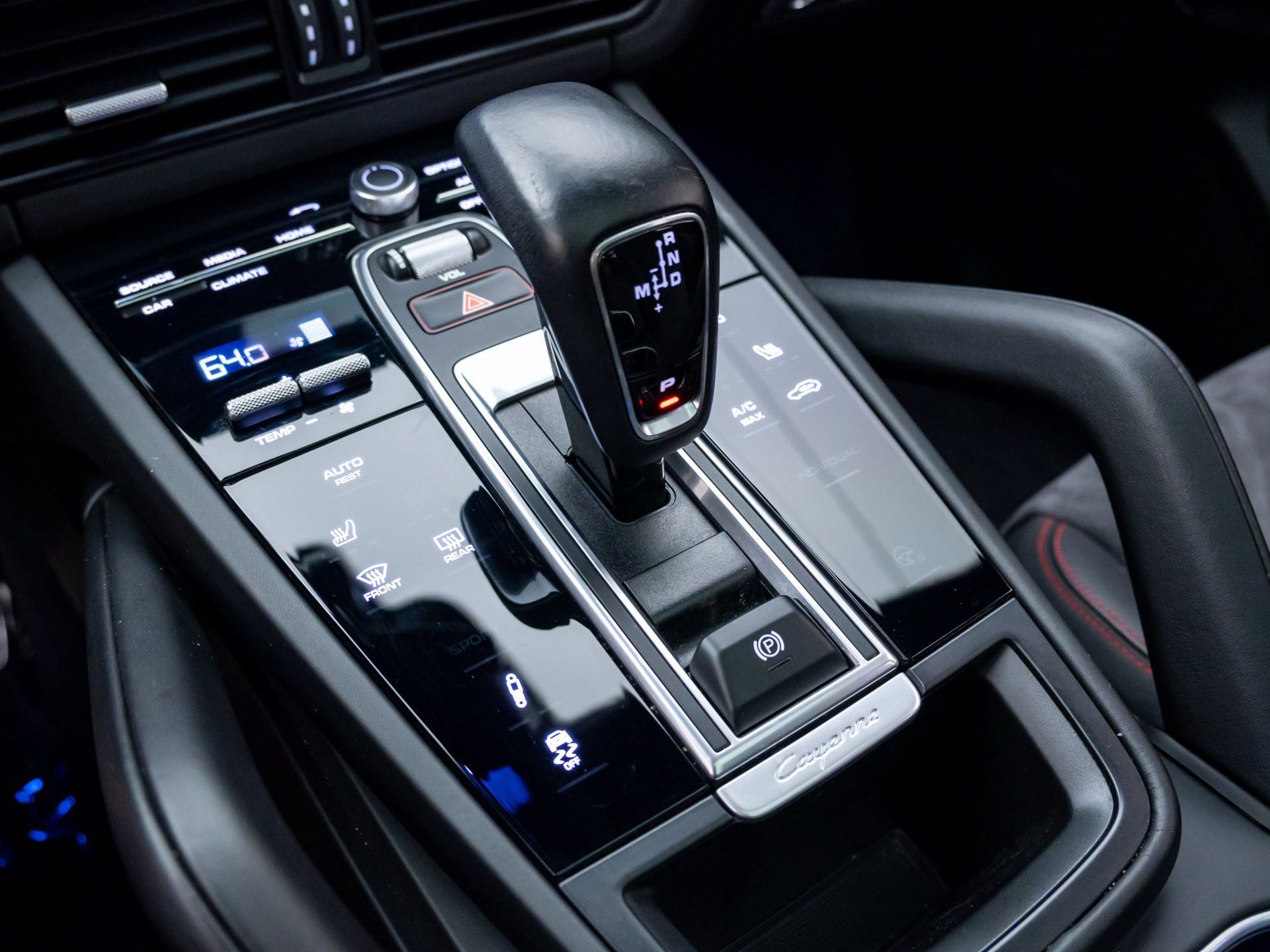 Used 2022 Porsche Cayenne GTS AWD/4WD image 27