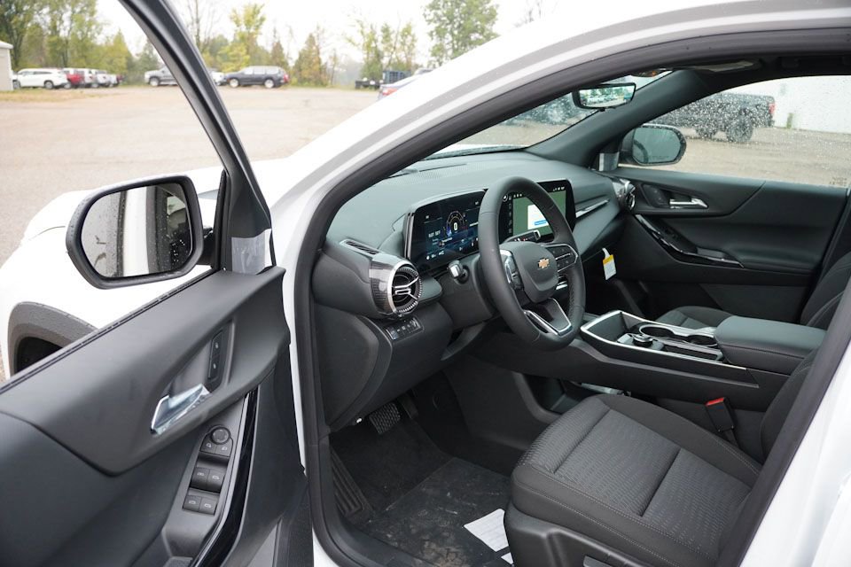 New 2026 Chevrolet Equinox LT w/ Safety and Technology Package image 10