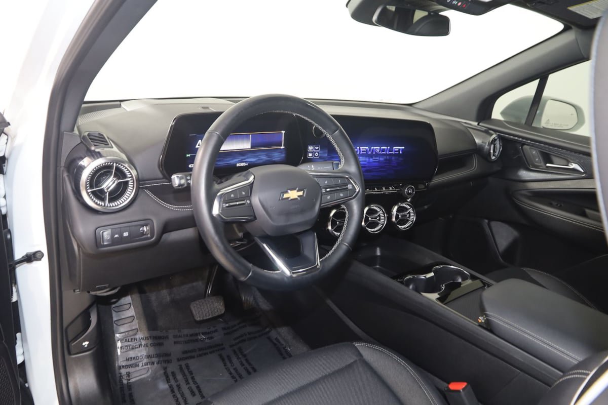Used 2025 Chevrolet Blazer EV LT AWD/4WD image 24