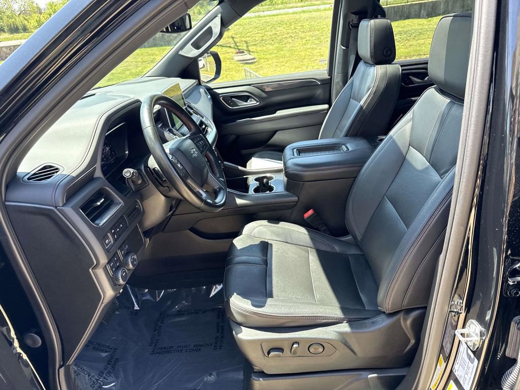 Used 2023 Chevrolet Suburban RST AWD/4WD image 6
