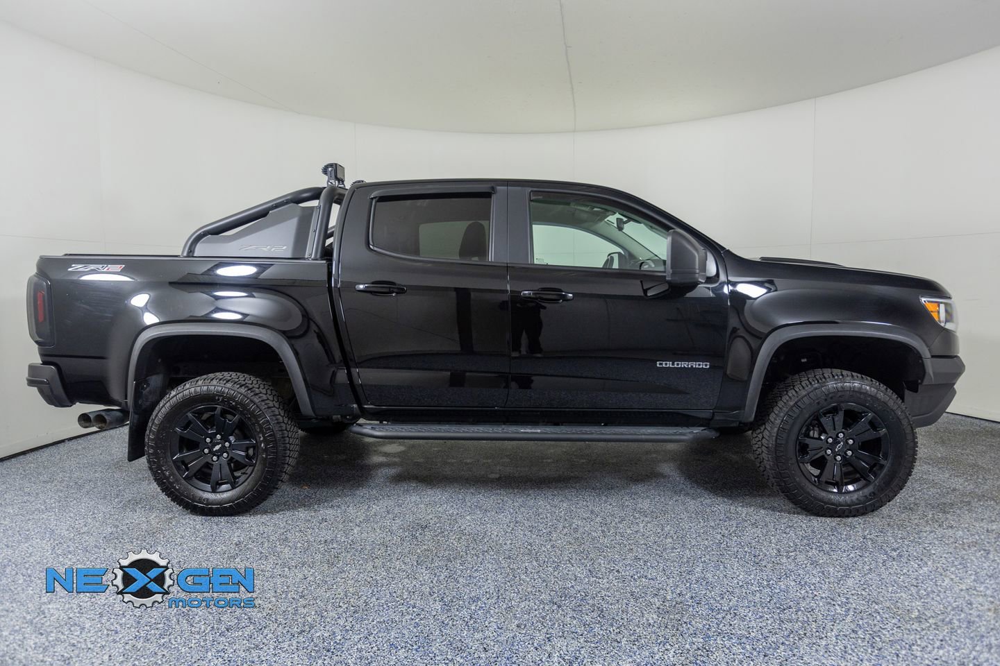 Used 2020 Chevrolet Colorado ZR2 w/ ZR2 Midnight Special Edition image 8