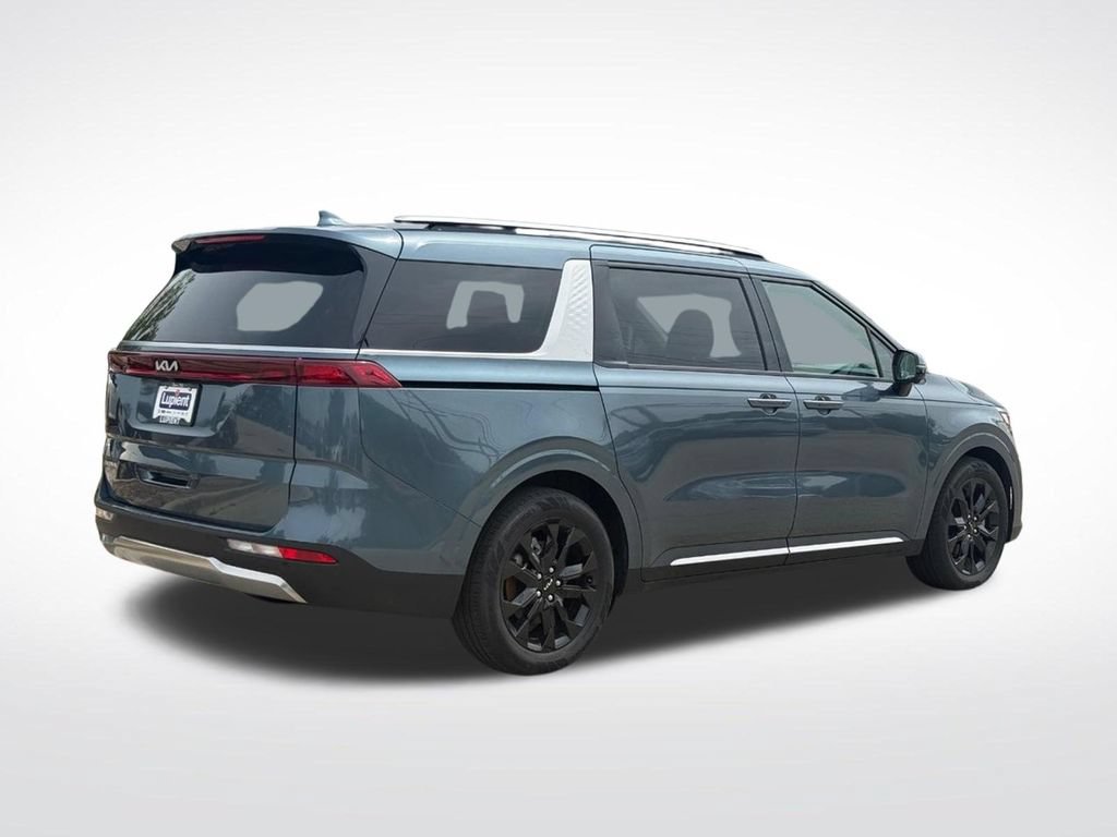 Used 2024 Kia Carnival SX FWD image 3