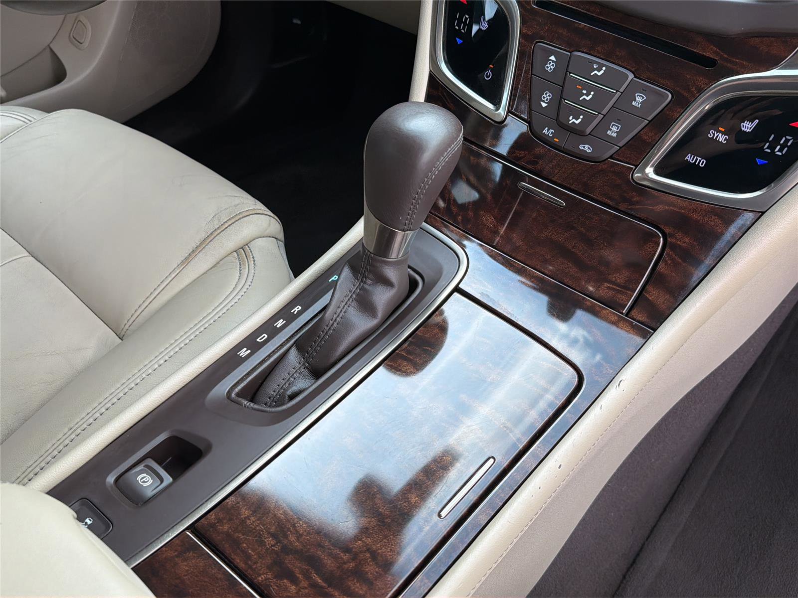 Used 2014 Buick LaCrosse Leather FWD image 18
