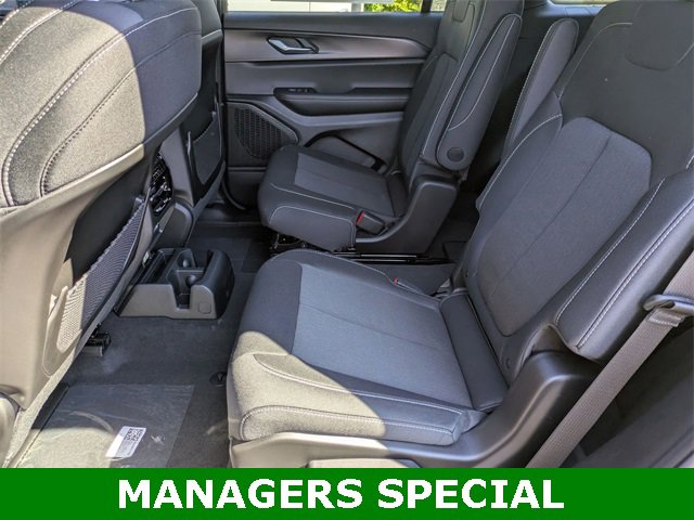 New 2025 Jeep Grand Cherokee L Laredo w/ Luxury Tech Group I image 25