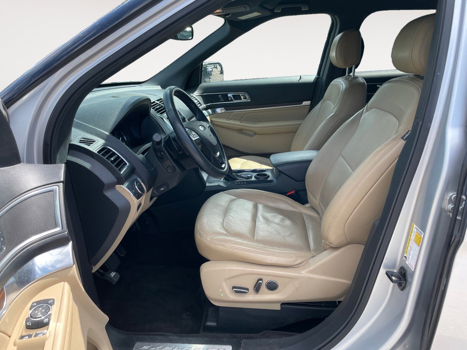 Used 2017 Ford Explorer Limited image 14