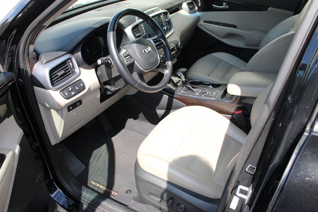 Used 2019 Kia Sorento EX w/ EX Touring Package image 6