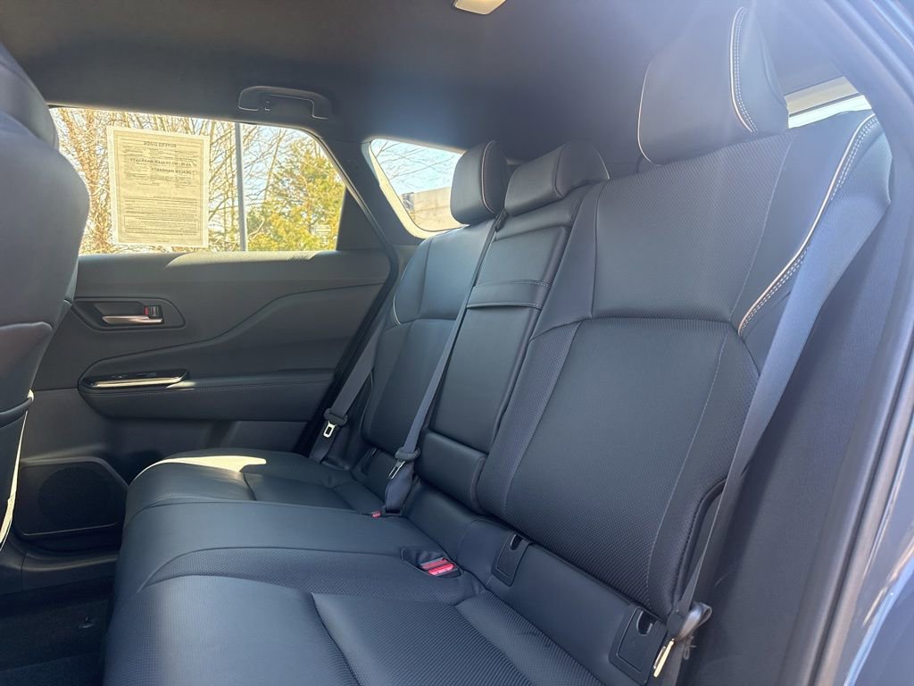 Used 2025 Toyota Crown Signia XLE image 25