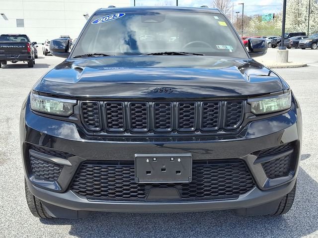Used 2023 Jeep Grand Cherokee Altitude AWD/4WD image 5