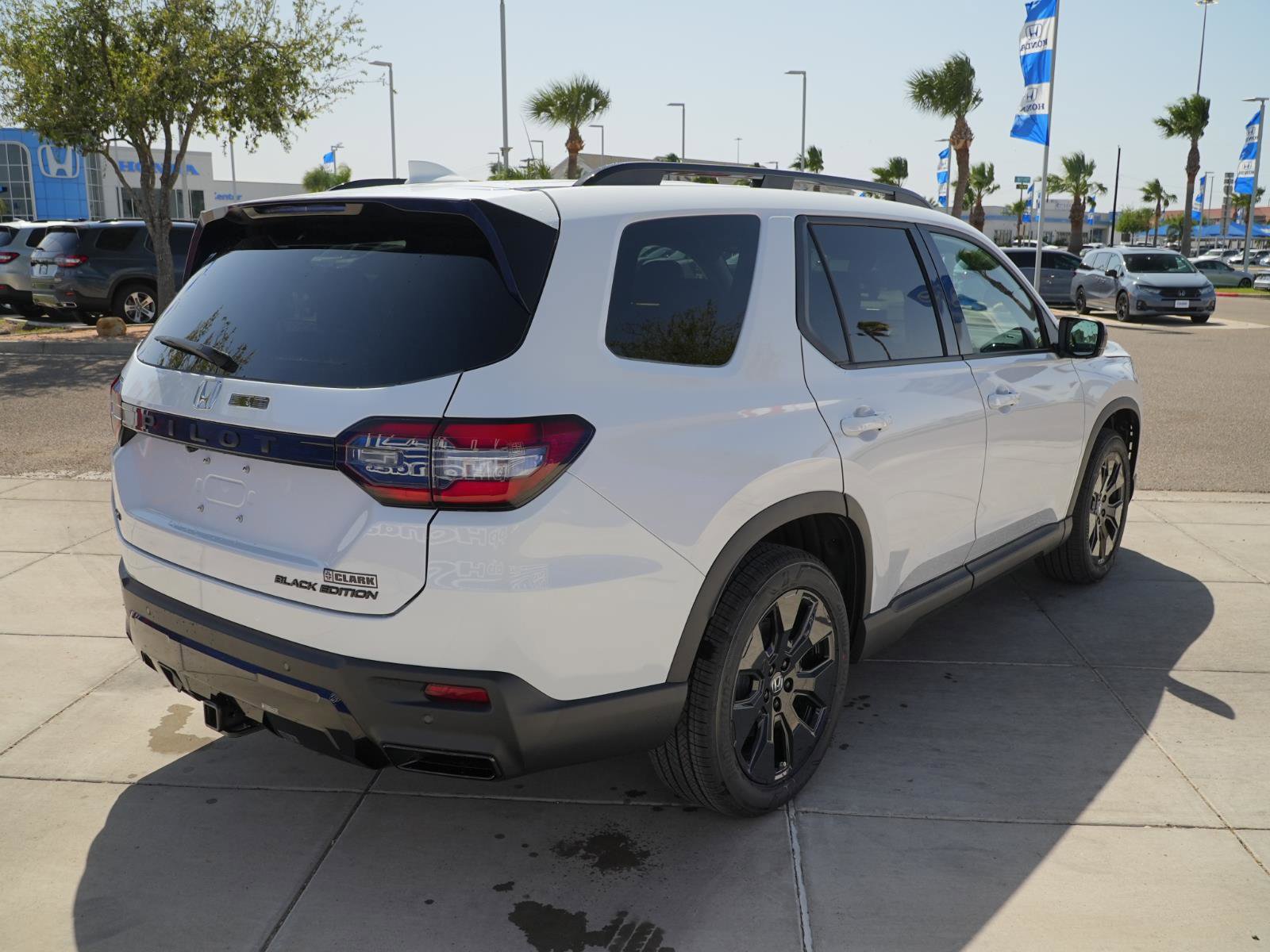 New 2026 Honda Pilot Black Edition image 5