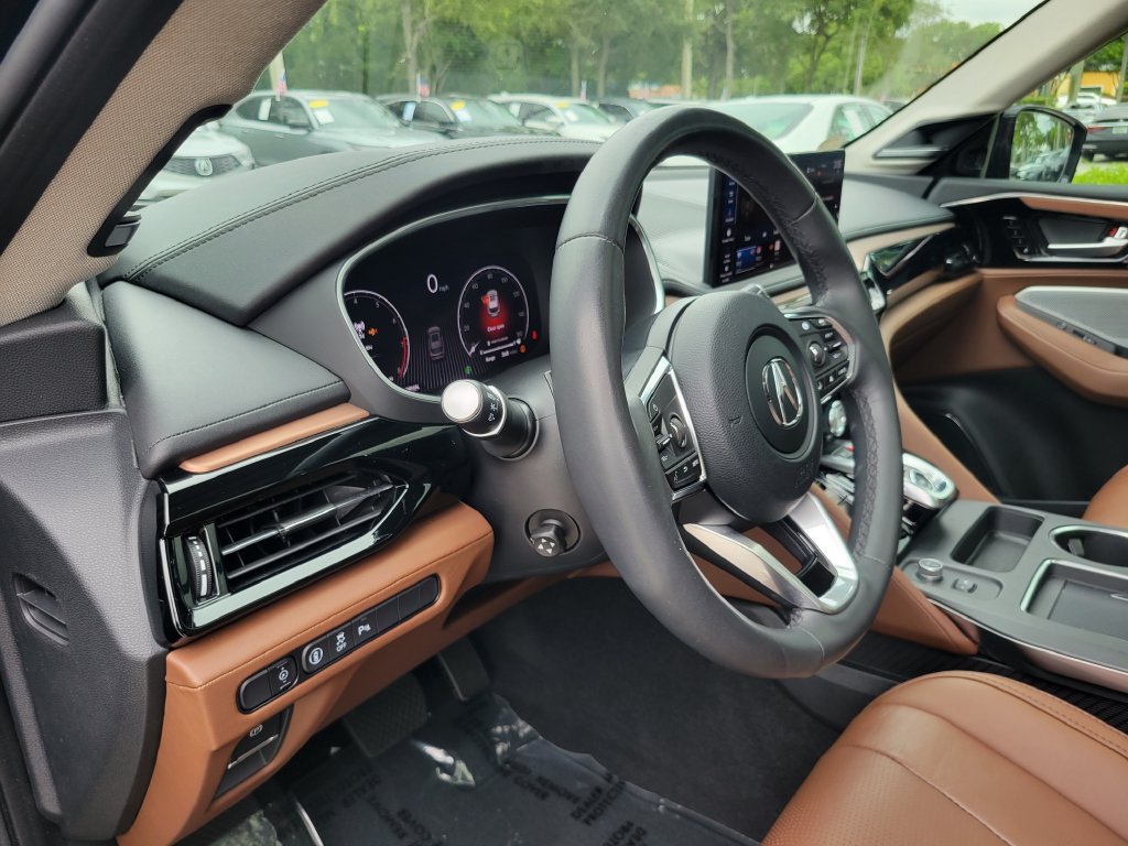 Used 2025 Acura MDX w/ Technology Package FWD image 16