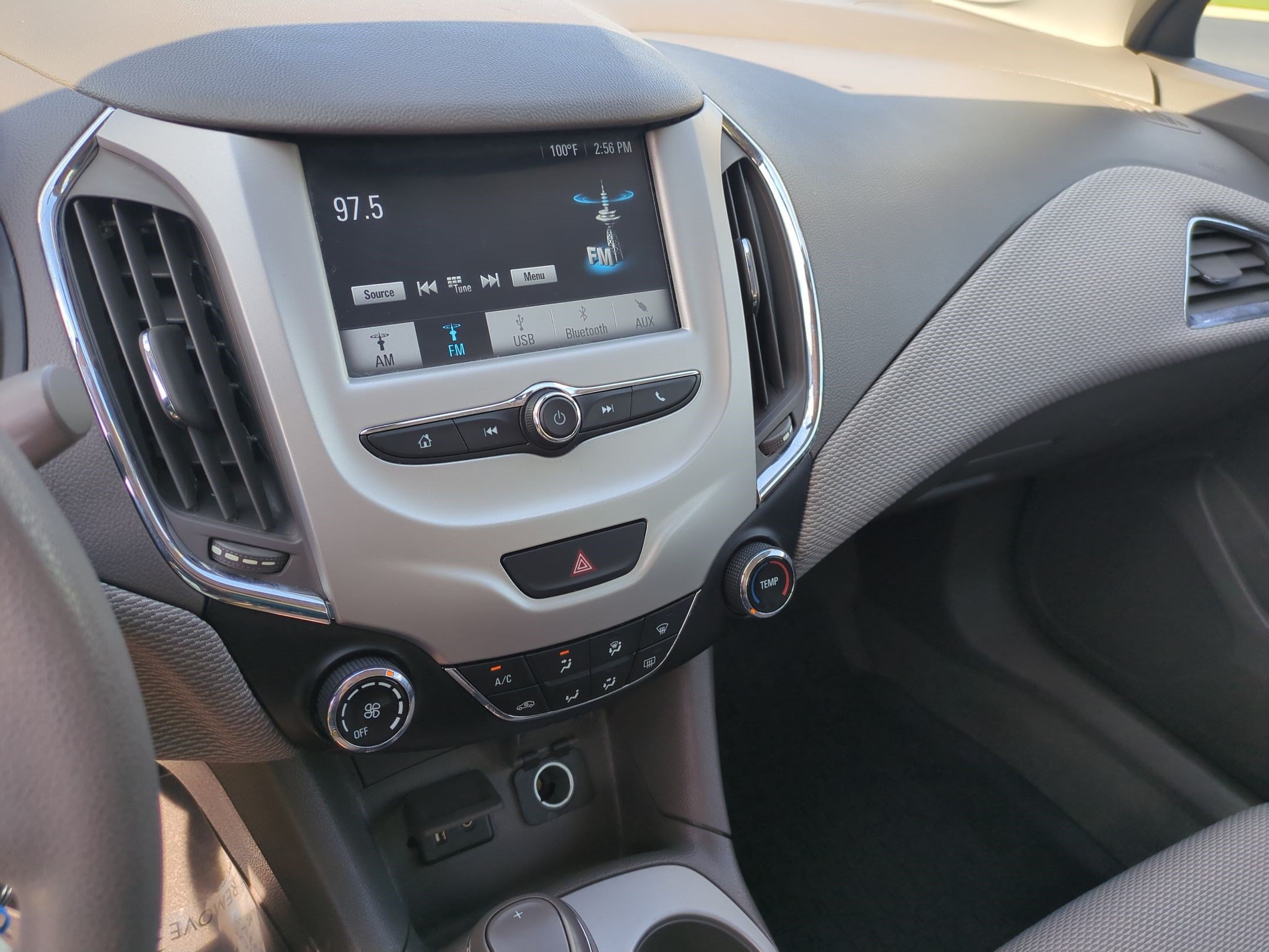 Used 2018 Chevrolet Cruze LS FWD image 23