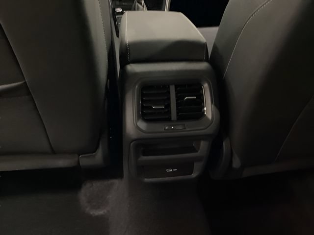 Certified 2025 Volkswagen Taos SE AWD/4WD image 12