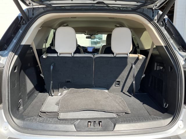 Used 2024 Ford Explorer XLT w/ Equipment Group 202A AWD/4WD image 25